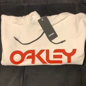 Men’s Oakley sweatshirt